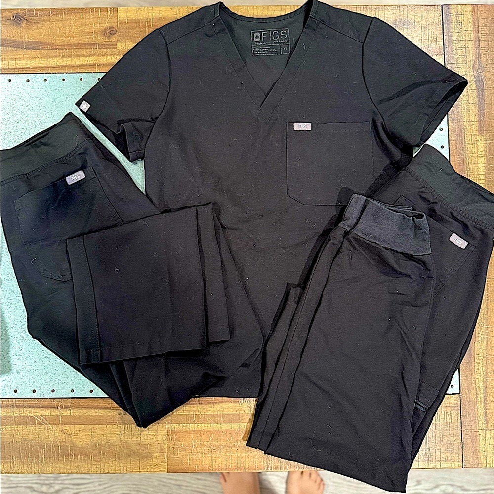 Figs Black Women's Scrub Set